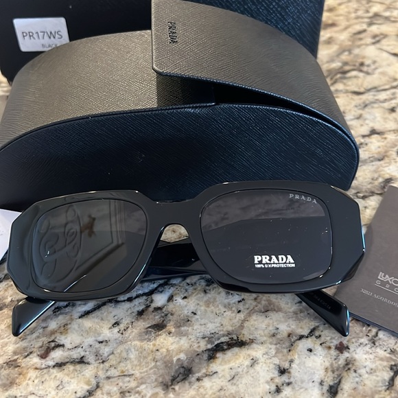 Prada Black Rectangle Sunglasses Grey Lens New - Picture 5 of 12
